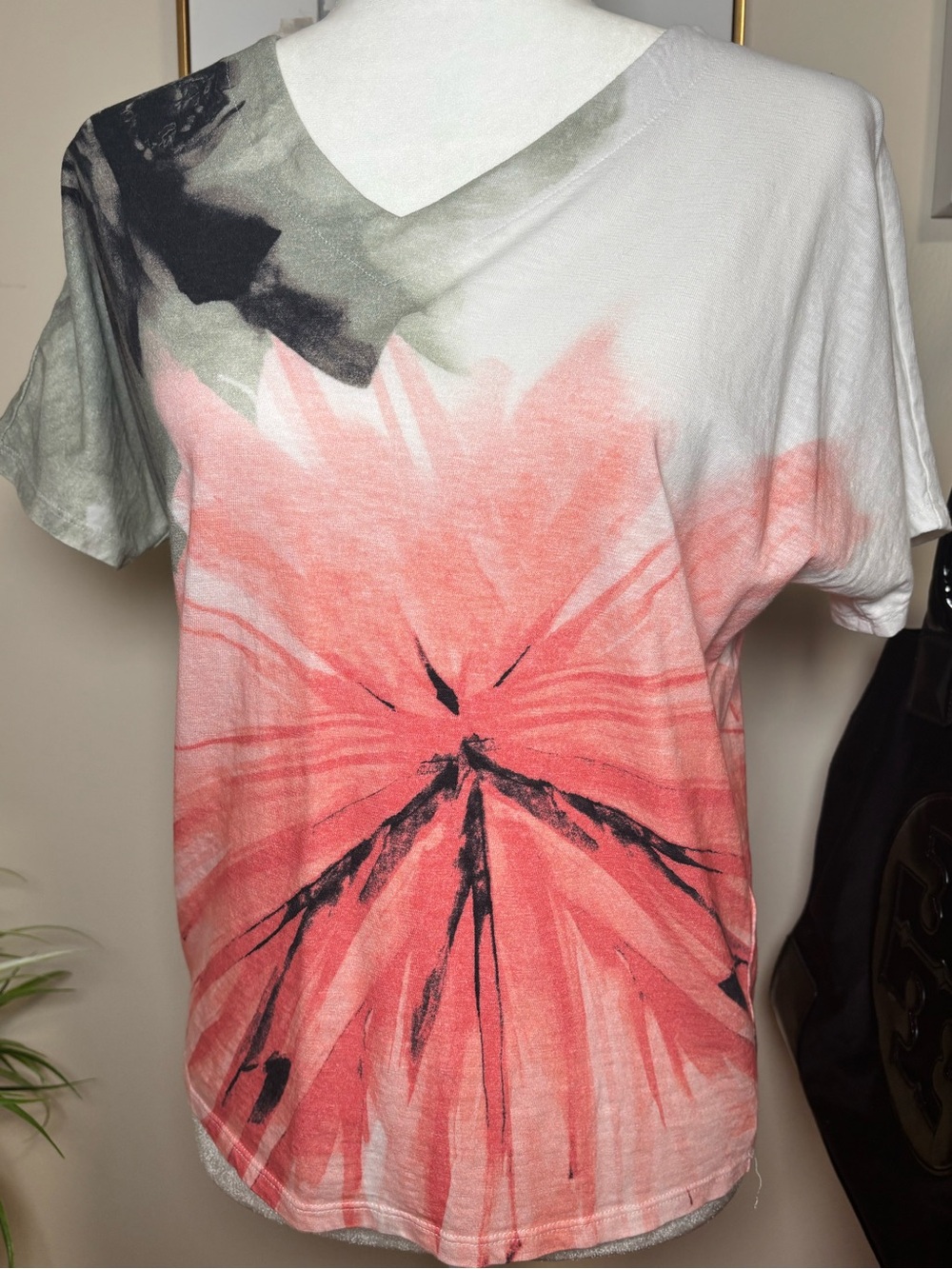 Chico’s Coral Sage Watercolor Floral V-Neck Dolman Top Size 0 Small